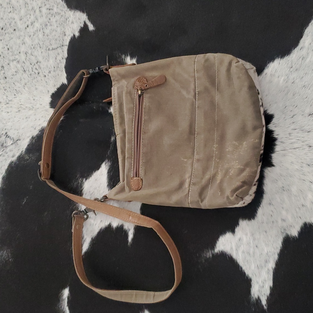 Crossbody cowhide Myra bag - Picture 2 of 6